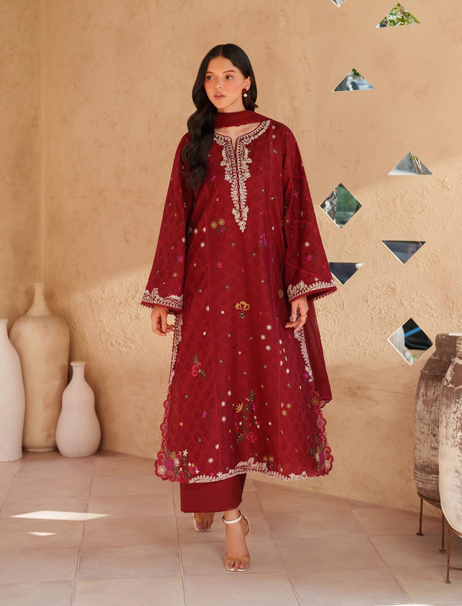 Iznik Luxury Lawn - Red Embroidered Suit