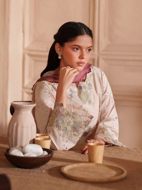 Iznik Luxury Lawn - Soft Peach Embroidered Suit
