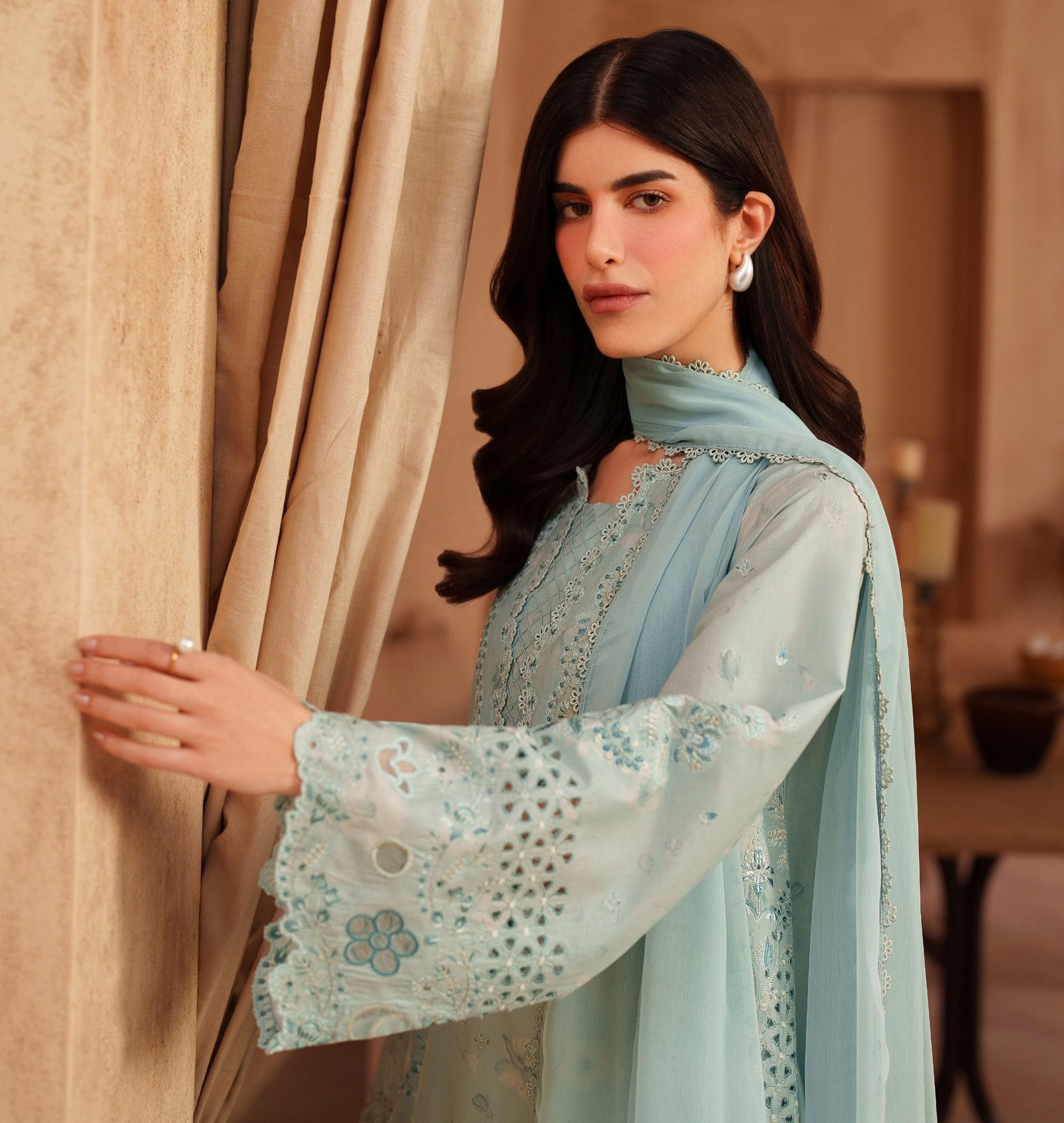 Iznik Luxury Lawn - Ice Blue Embroidered Suit