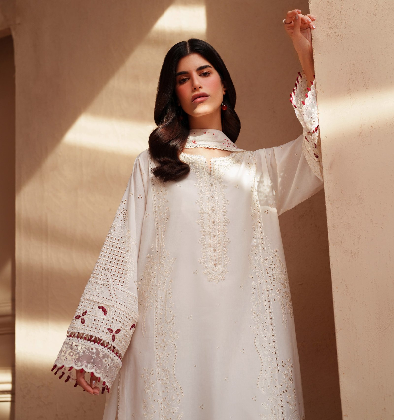 Iznik Luxury Lawn - White Embroidered Suit