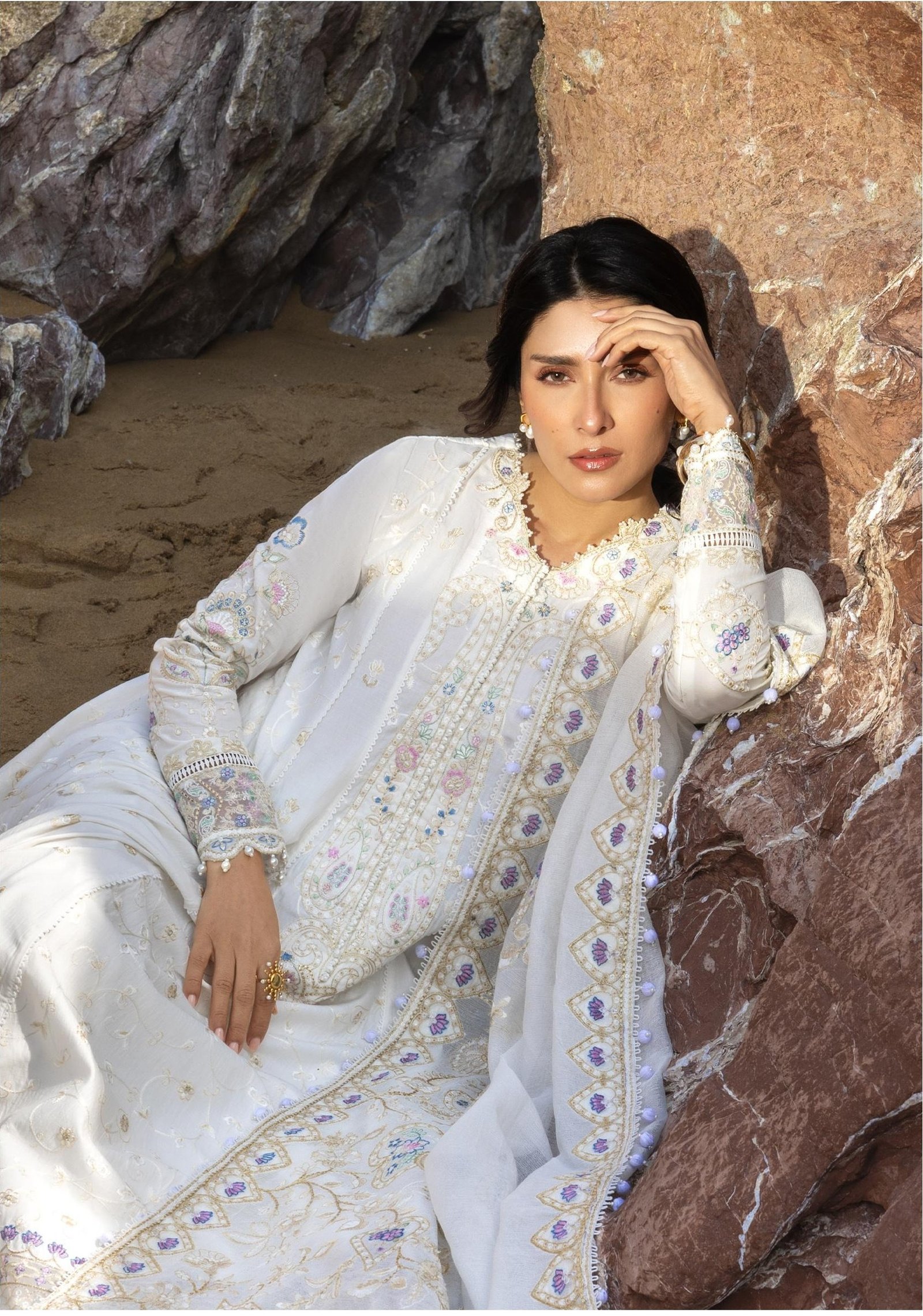 Siraa Luxury Lawn - Noor Embroidered Suit - Image 2