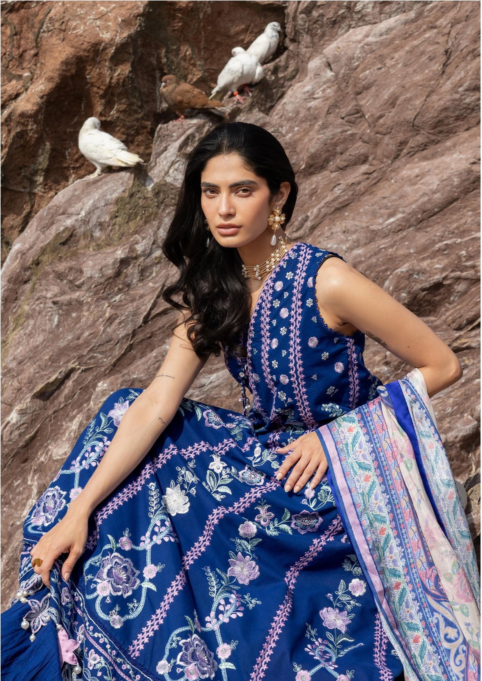 Siraa Luxury Lawn - Neel Embroidered Suit