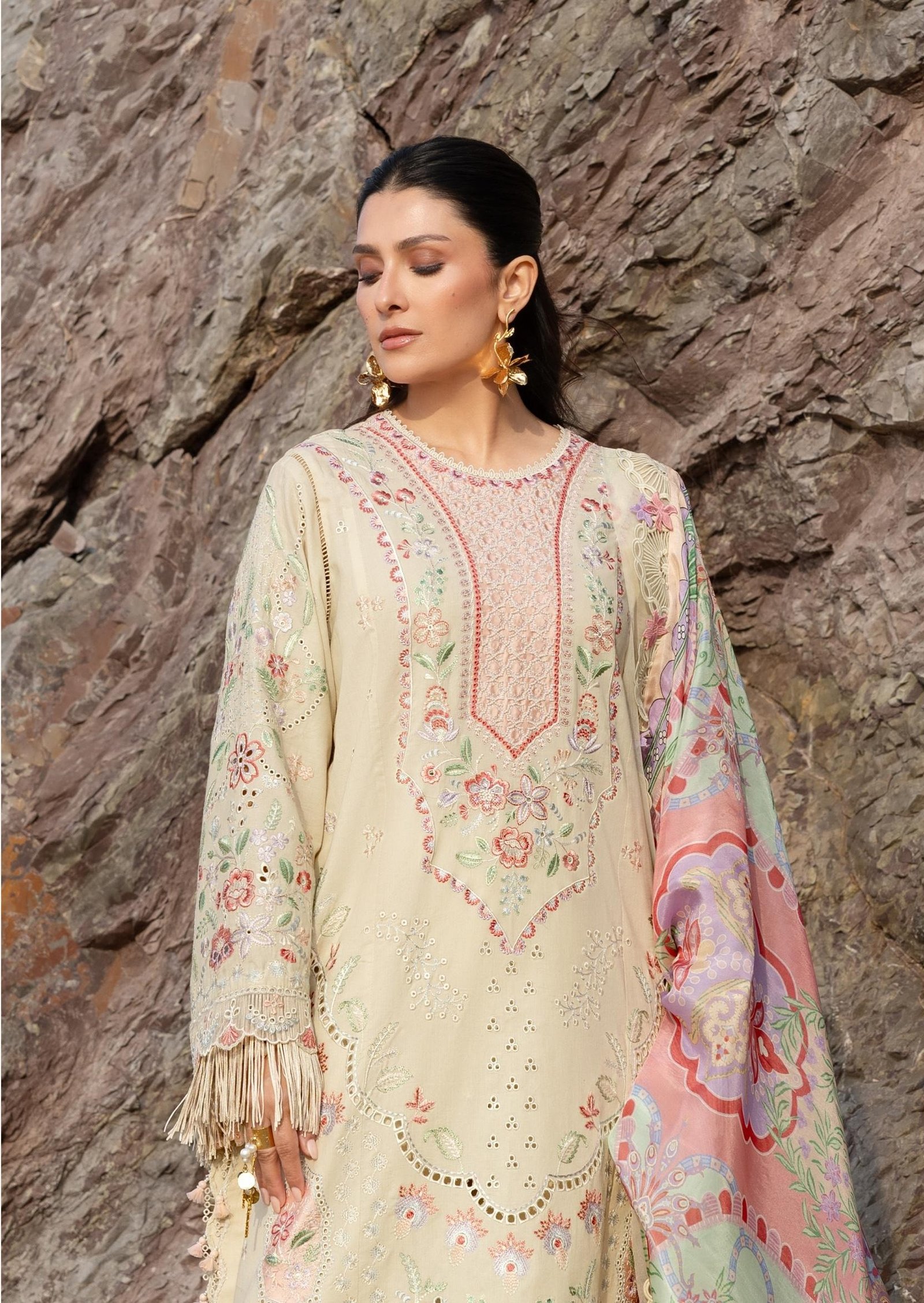 Siraa Luxury Lawn - Sunehri Embroidered Suit - Image 2